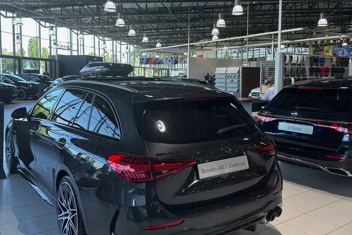 Ruimte showroom Wensink Zwolle kleur